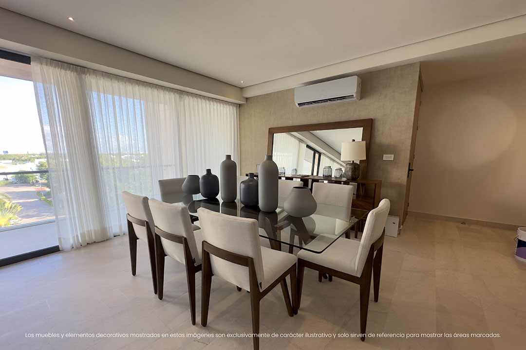 Comedor junto al ventanal