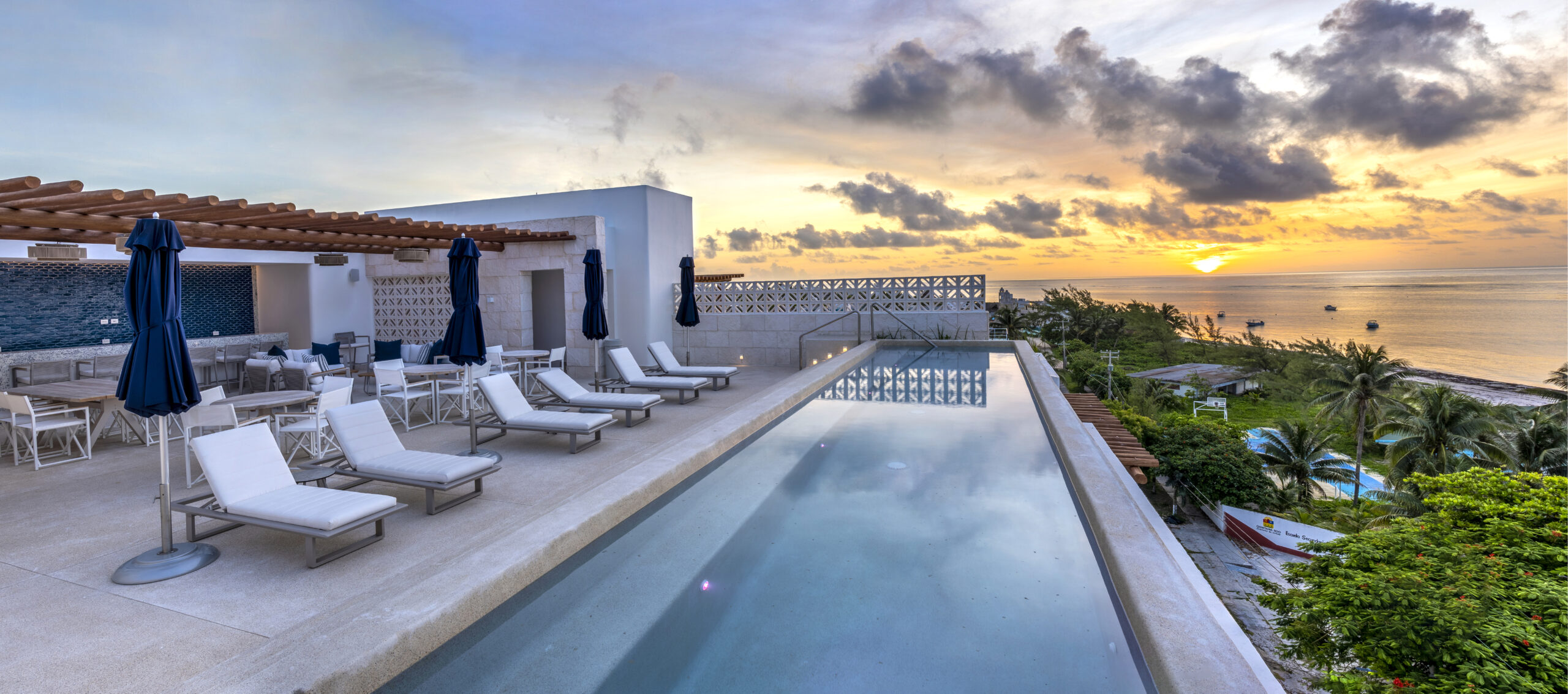 alberca Porto Blu Beach Condos Puerto Morelos